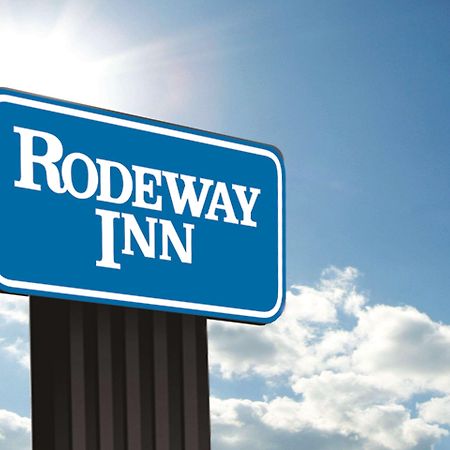 Rodeway Inn Windsor Mill Exterior photo